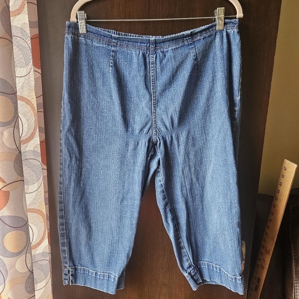 White Stag Blue Denim Capri Pants With Elastic Waistband